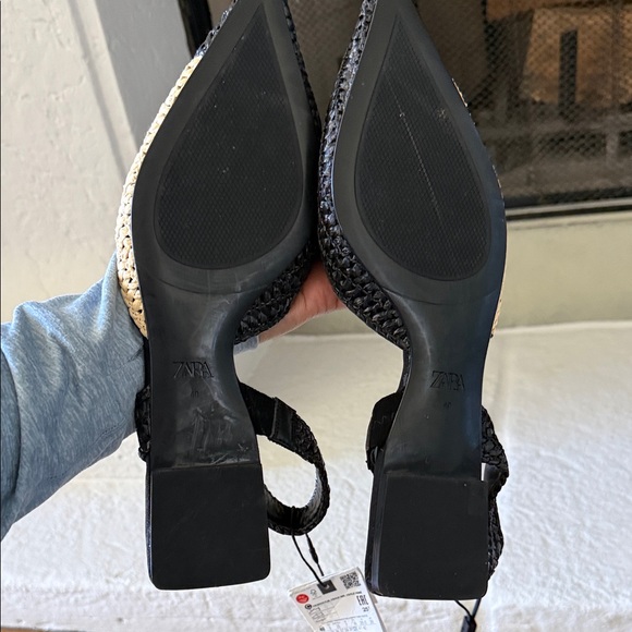 ZARA Black and Natural Woven Pointed Toe Slingback Flats - Picture 4 of 4